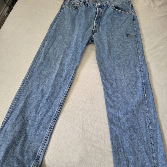 Vintage Levis Classic Blue Denim Jeans 36 Inch Waist 32 Inch Inseam - Picture 5 of 13
